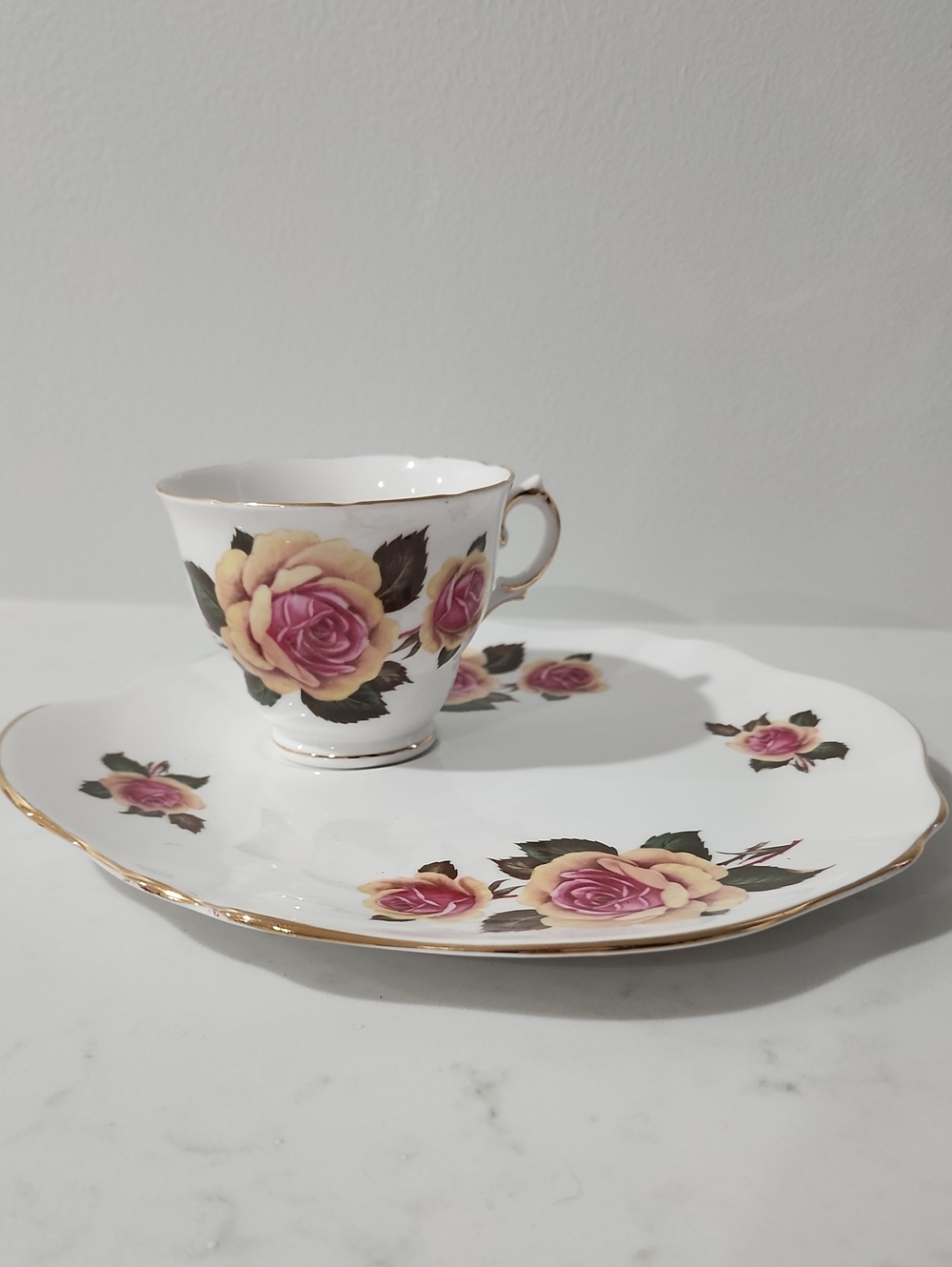 ☕️Royal Vale Tea for One Snack Set / Hostess Tray with Footed Teacup Floral Bone